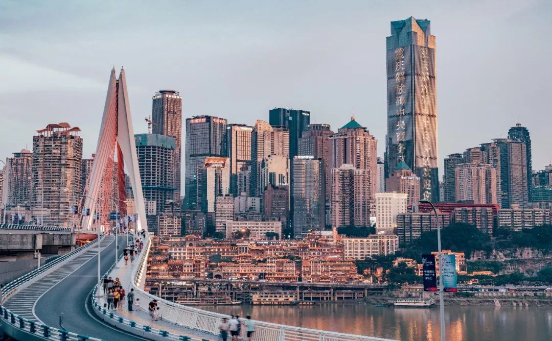 山城新篇，重庆繁华与古朴的都市风情